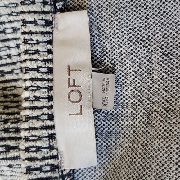 Ann Taylor Loft textured tank - Picture 5 of 6